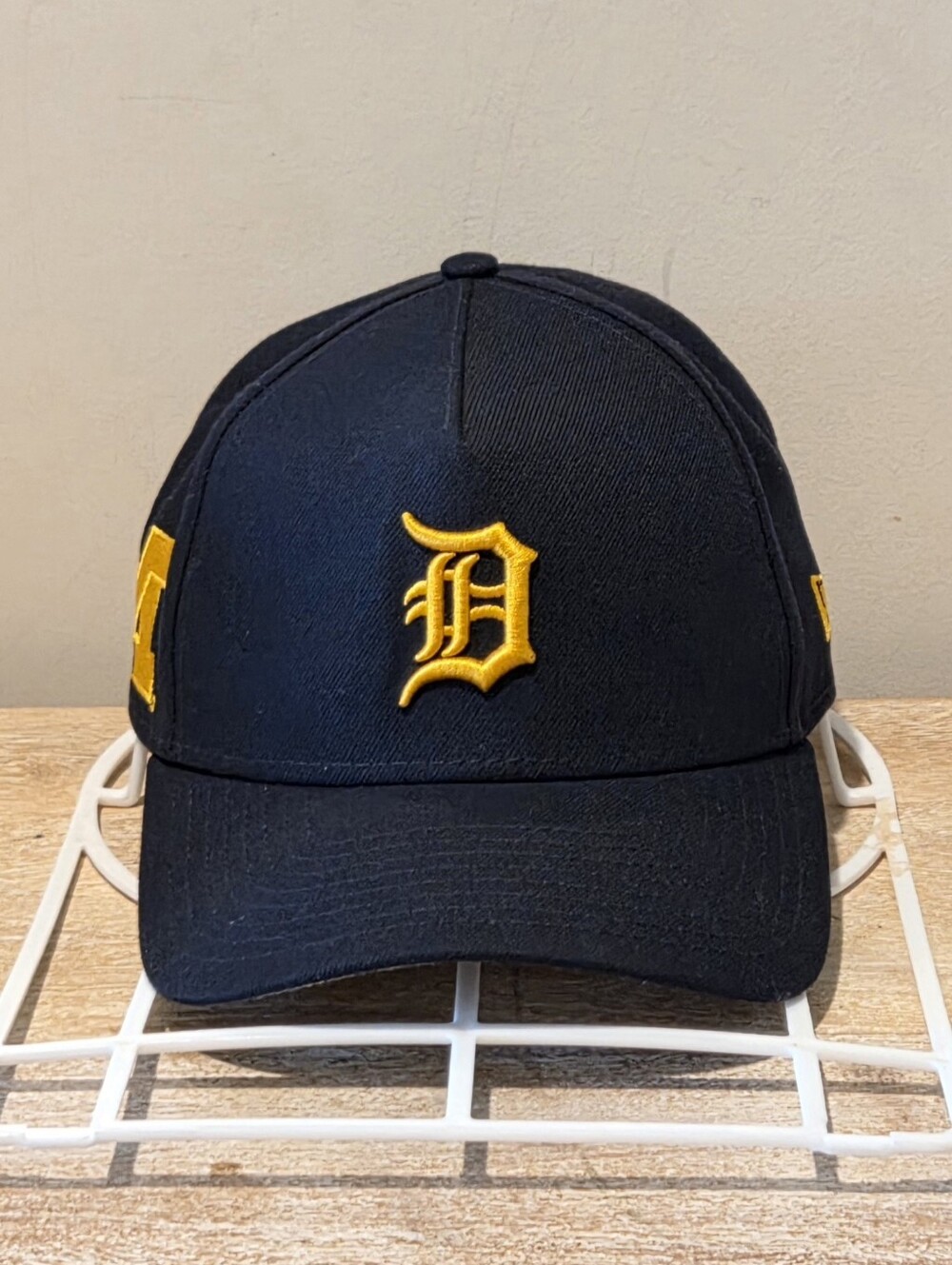 New Era Detroit Tigers x University of Michigan Snapback Hat - Navy & Yellow